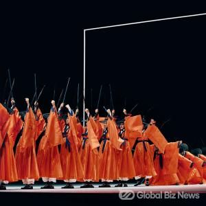 최태원 회장의 전폭적인 후원으로 One Dance 공연, 베시 어워드 시상식에서 최우수 안무가/창작자 부문 수상